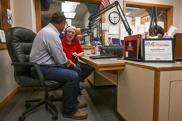 PHOTOS: KURM signs off after 45 years on the air in Rogers | Northwest Arkansas Democrat-Gazette