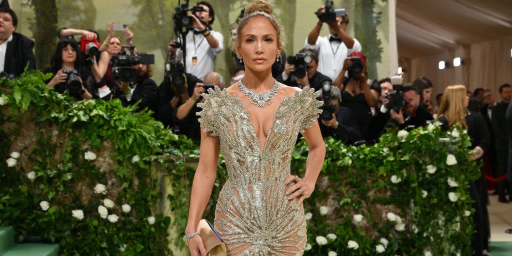 Jennifer Lopez Wears a Show-Stopping Platinum and Diamond Tiffany Necklace on the Met Gala Red Carpet