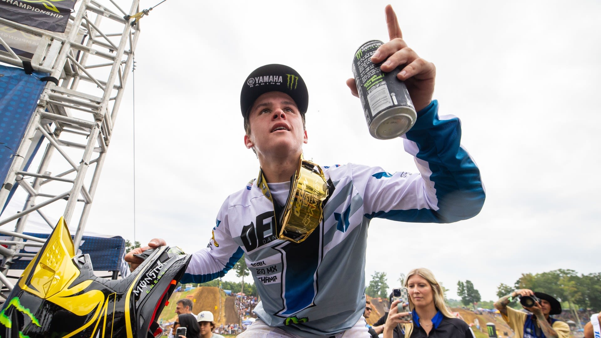 Jett Lawrence wins 2024 SuperMotocross Playoffs Round 1 as he splits motos with Eli Tomac