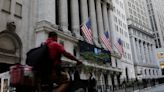 Wall Street cierra a la baja luego que bancos suben tasas