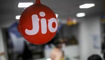 Jio logs 2% increase in profit to Rs 5,693 crore