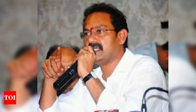 Former Deputy Chief Minister Alla Nani, Seven Others Booked In Cheating Case | Vijayawada News - Times of India