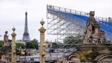 La instalación de ataúdes en la torre Eiffel aviva las sospechas de injerencia extranjera