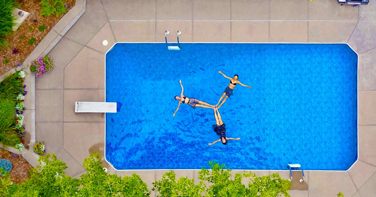 Are You Considering Buying a House With a Swimming Pool?