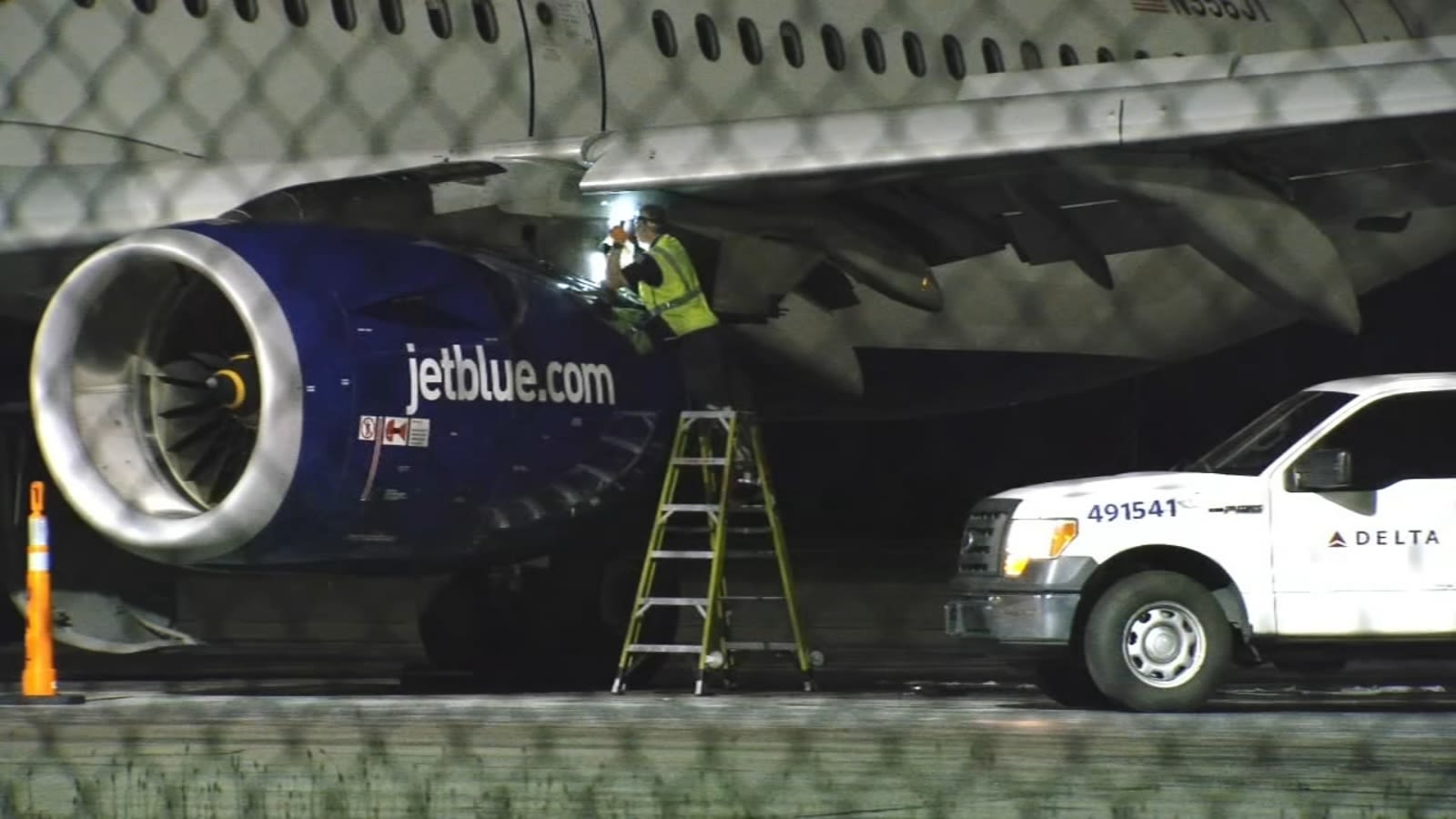 JetBlue plane makes emergency landing at Raleigh-Durham International Airport