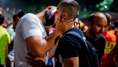 PRUDE ALERT: Let's not shame gay men for hooking up in bars