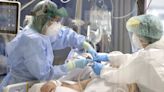 Un repunte de covid-19 provoca que se cuadripliquen las hospitalizaciones en dos semanas