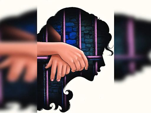 Man arrested for inappropriate behavior with teenage girl | Mumbai News - Times of India