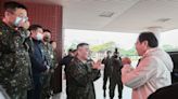 春節前夕慰勞陸軍第六軍團官兵 張善政感謝國軍支援防災、防疫