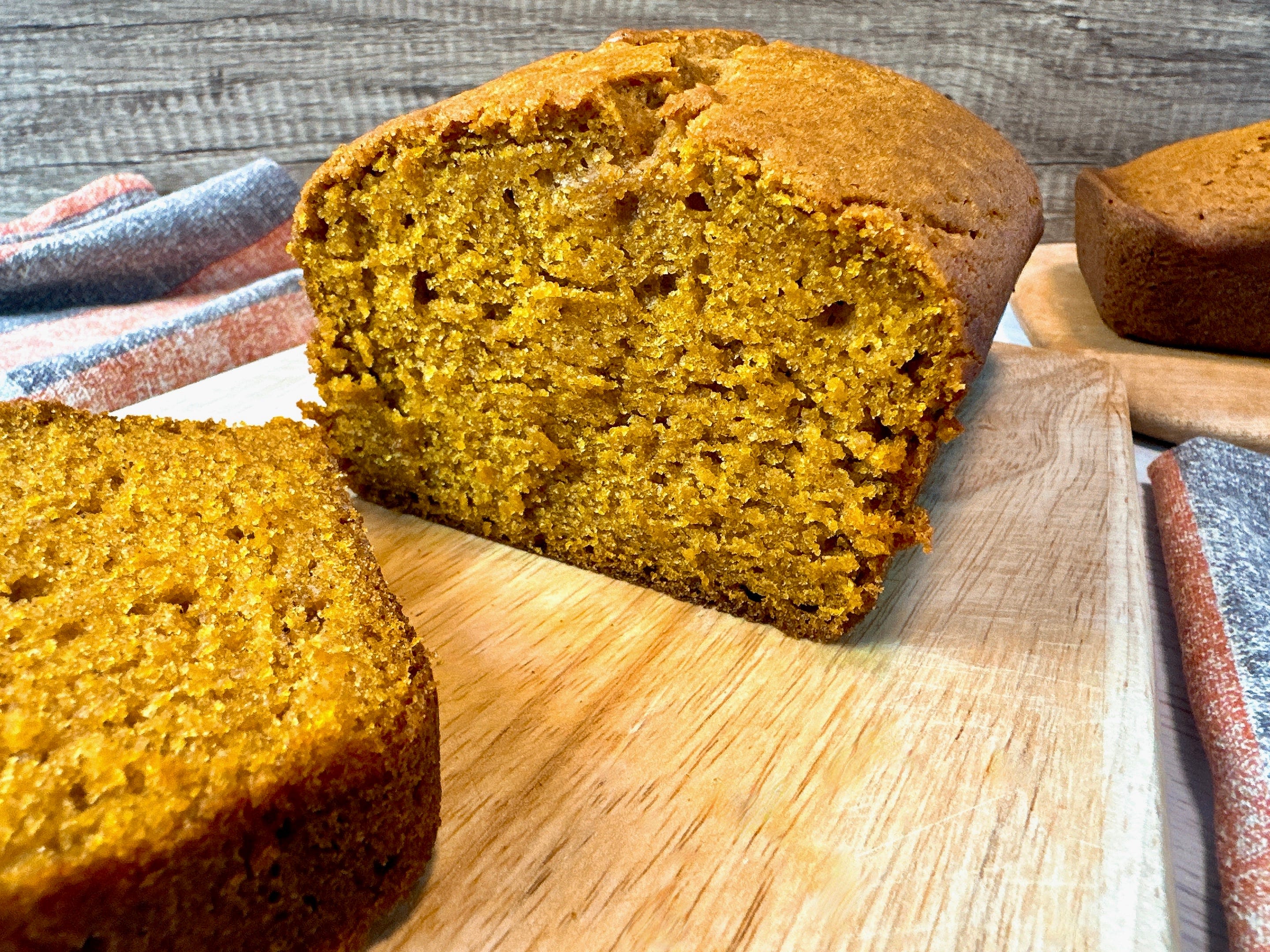 Move over zucchini bread, it's pumpkin bread recipe season. Here's the best recipe