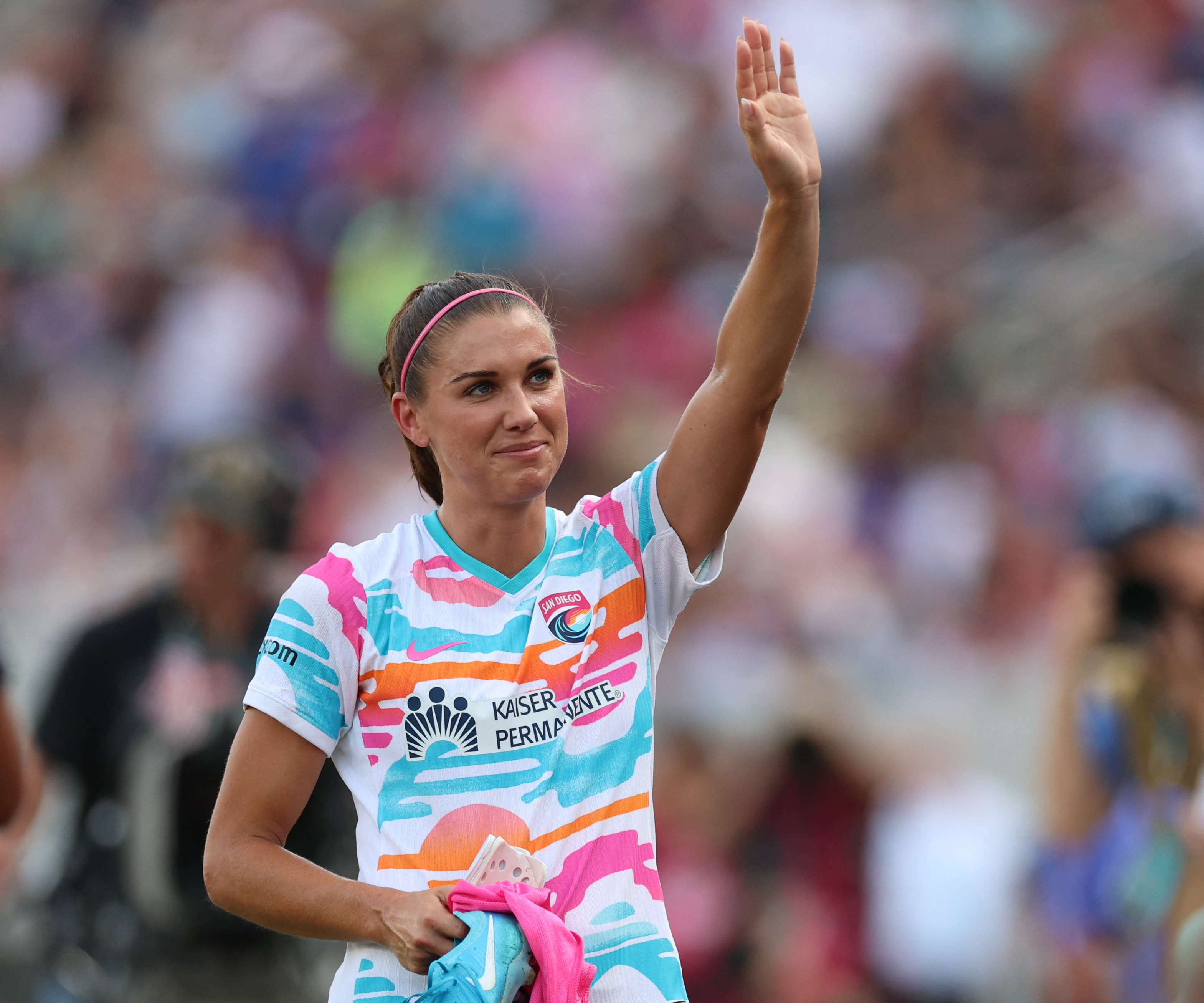 Alex Morgan bids emotional farewell in final game of her soccer career