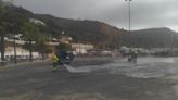Limpian a fondo el aparcamiento donde ardieron 34 coches en Xàbia para reabrirlo hoy