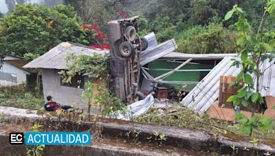 Choque en la vía Pujilí-La Maná deja fallecidos