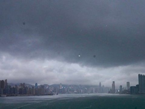 香港天氣｜今日多雲有幾陣雨 週一二有大驟雨及狂風雷暴