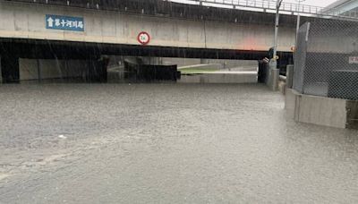 逢暴雨就積淹水中斷 新北板橋新興橋下板城路抽水換新招