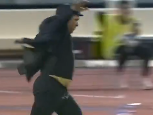 ¡A lo Usain Bolt! El entrenador de Álex Collado celebra la salvación con una carrera viral