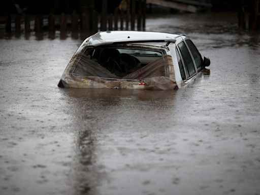 Las inundaciones en Porto Alegre alcanzan un nuevo récord y Lula cancela un viaje por la crisis