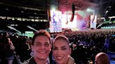 La velada más rockera de Patricia Pardo y Christian Gálvez, más enamorados que nunca en un concierto