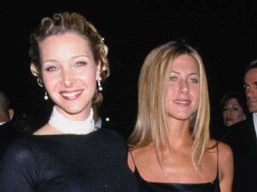 Lisa Kudrow reacts to Jennifer Aniston's claim about Friends