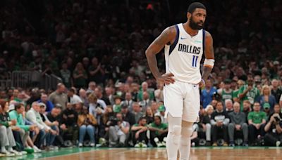 Kyrie Irving, operado por fractura en mano izquierda