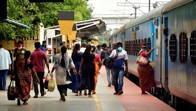 Fire, smoke in Pallavan Express delays train