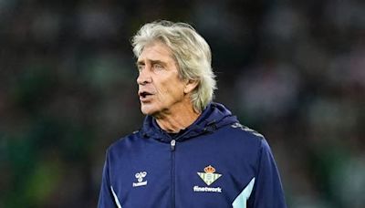 Ningún respeto: Jugadores del Real Betis “vacilan” a Manuel Pellegrini por su nuevo look