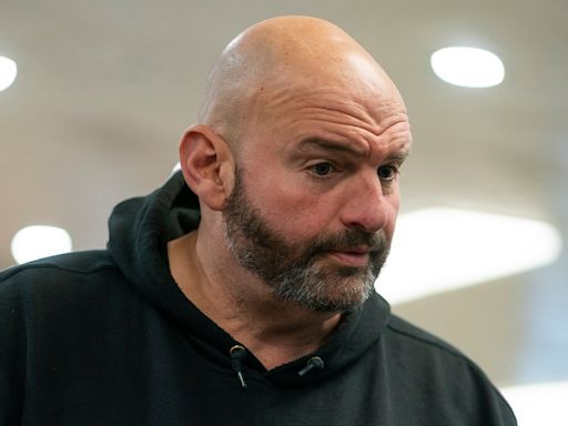 Fetterman mocks students protesting on college campuses over Houthi offer