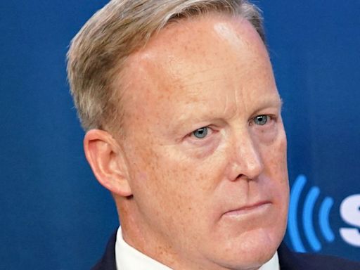 Sean Spicer Had A Debate Idea For Donald Trump. It Did Not Go Well.