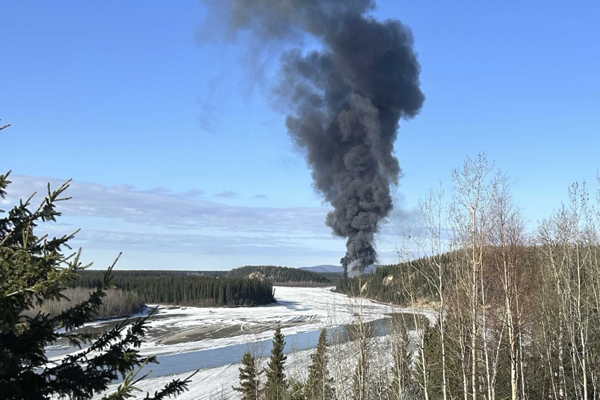 Witness says Alaska plane that crashed had smoke coming from engine after takeoff, NTSB finds