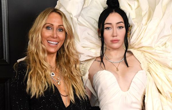 Noah Cyrus addresses Tish Cyrus, Dominic Purcell love triangle rumors