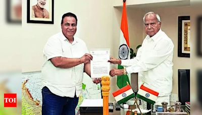 Cong raises public issues with UT administrator in Chandigarh | Chandigarh News - Times of India