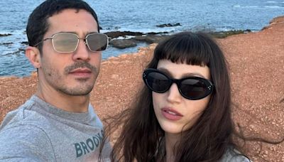 Las fotos de las vacaciones del Chino Darín y Úrsula Corberó en las playas de Ibiza