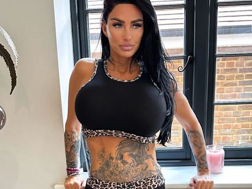 Katie Price accused of photoshop fail as body part goes missing in new pic