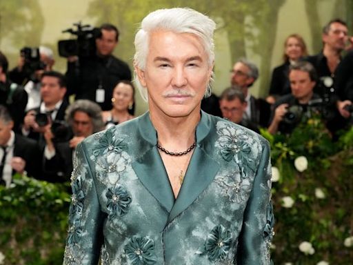 TikToker unknowingly interviews Baz Luhrmann about his sex life on the street: ‘Guys, I had no idea’