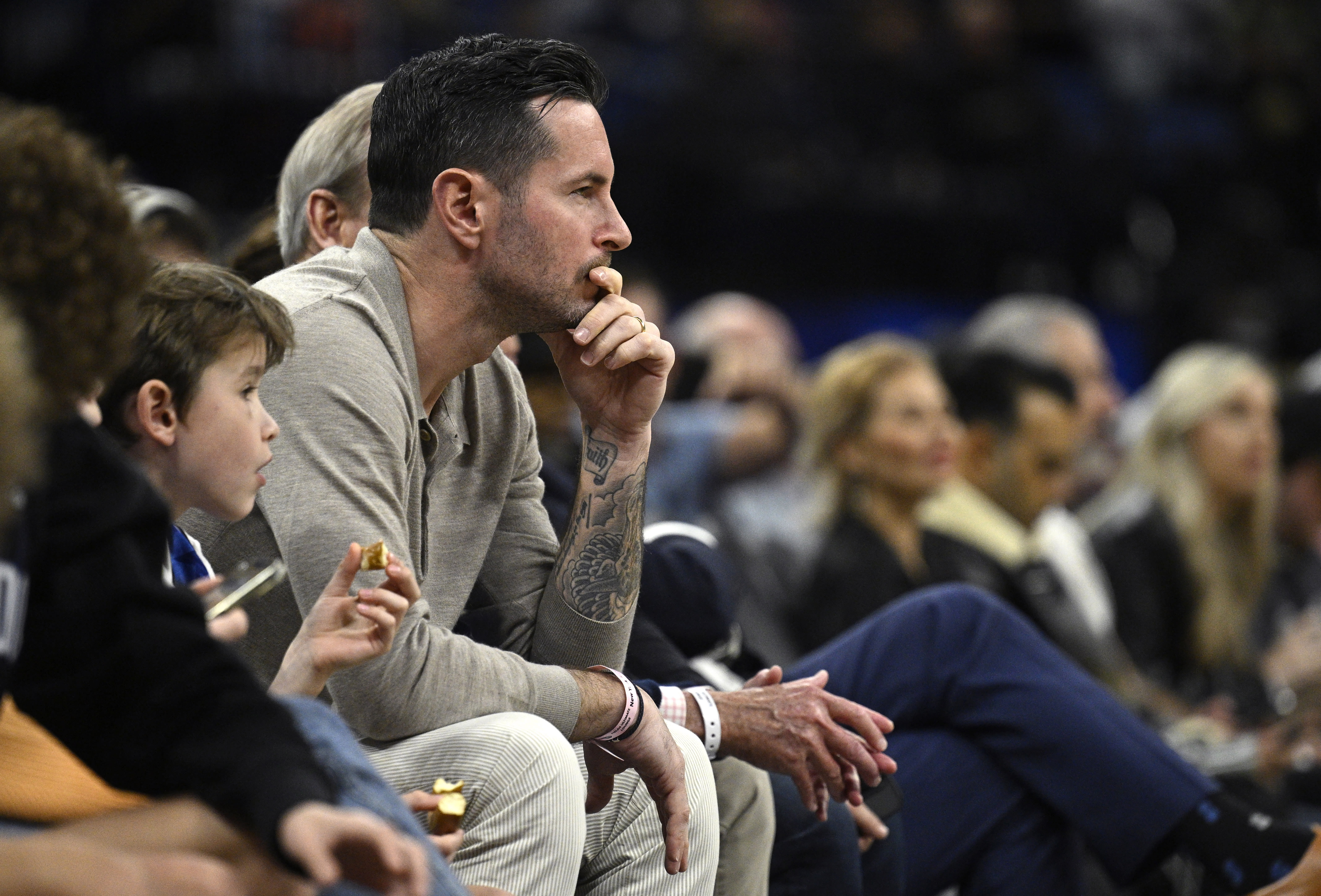 It's official: Lakers introduce JJ Redick as their new coach