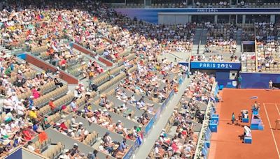 JO 2024 – Tennis : Des gens dans les loges à midi à Roland-Garros, c’était donc possible ?