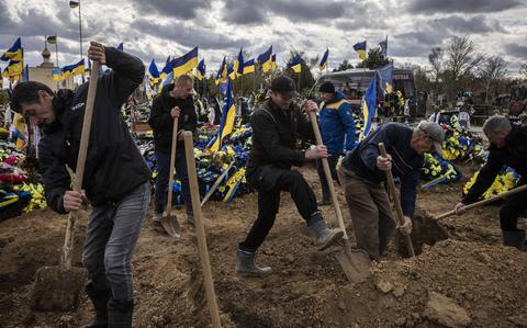 With US aid resumed, Ukraine will try to dig itself out of trouble