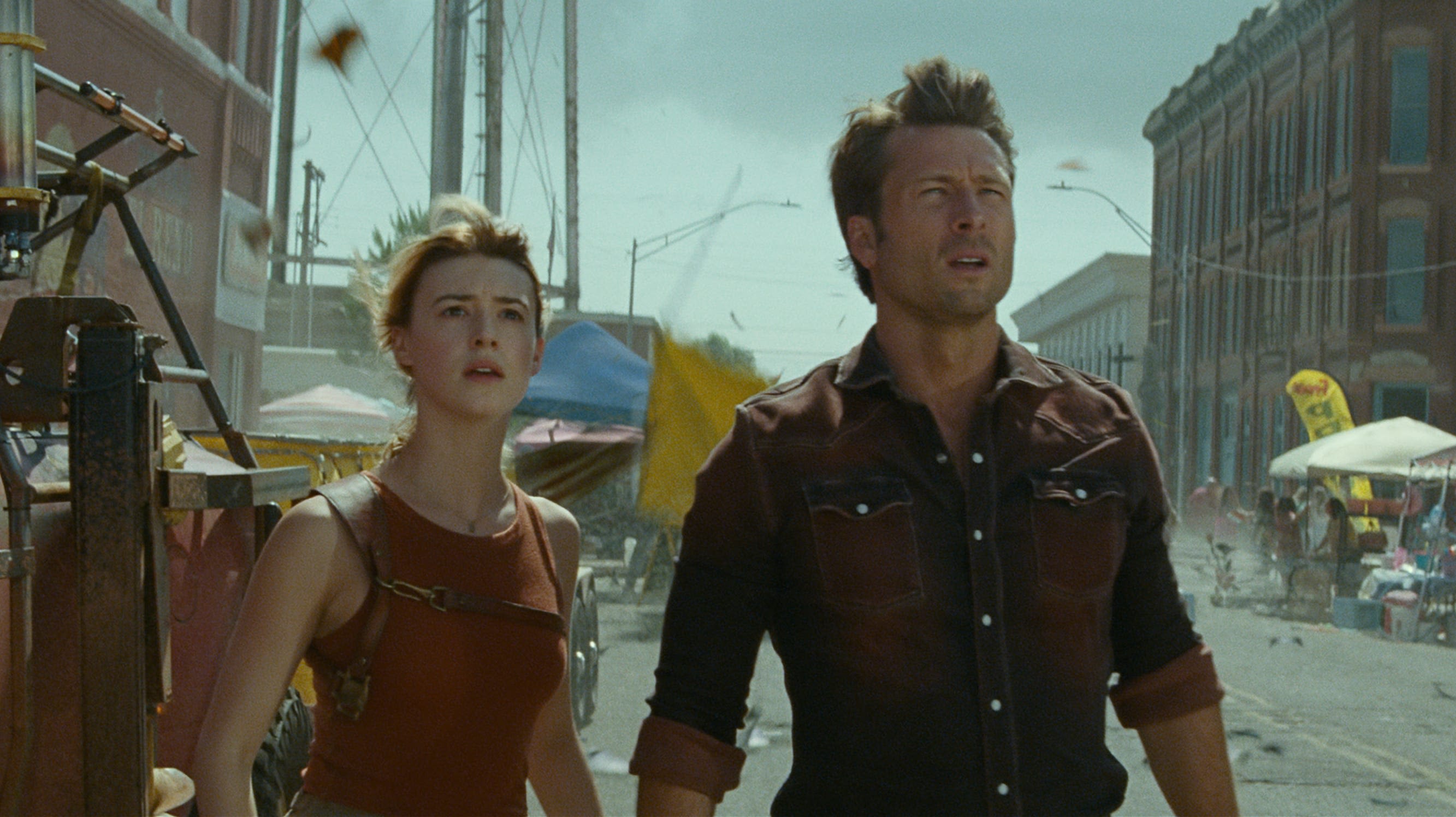 'Twisters' movie review: Glen Powell wrestles tornadoes with charm and spectacle