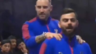 Virat Kohli Gets Massage From Faf Du Plessis, Fan's 'Backbenchers' Reference Breaks Internet. Watch | Cricket News