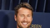 Glen Powell: de la premonición de Jamie Lee Curtis al padrinazgo de Tom Cruise, cómo nació la nueva estrella de cine “como las de antes”