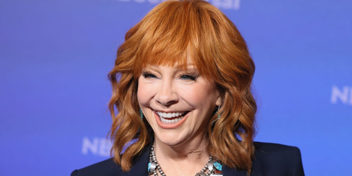 Fans Say They "Cannot Wait" After Reba McEntire Shares Photos of 'Happy's Place' Cast