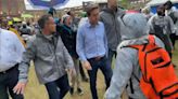 Pro-Palestinian protesters pepper Denver Mayor Mike Johnston with questions, taunts on Auraria Campus