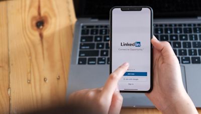 Cómo el “warm-up” puede ayudar a hacer contactos de trabajo en LinkedIn