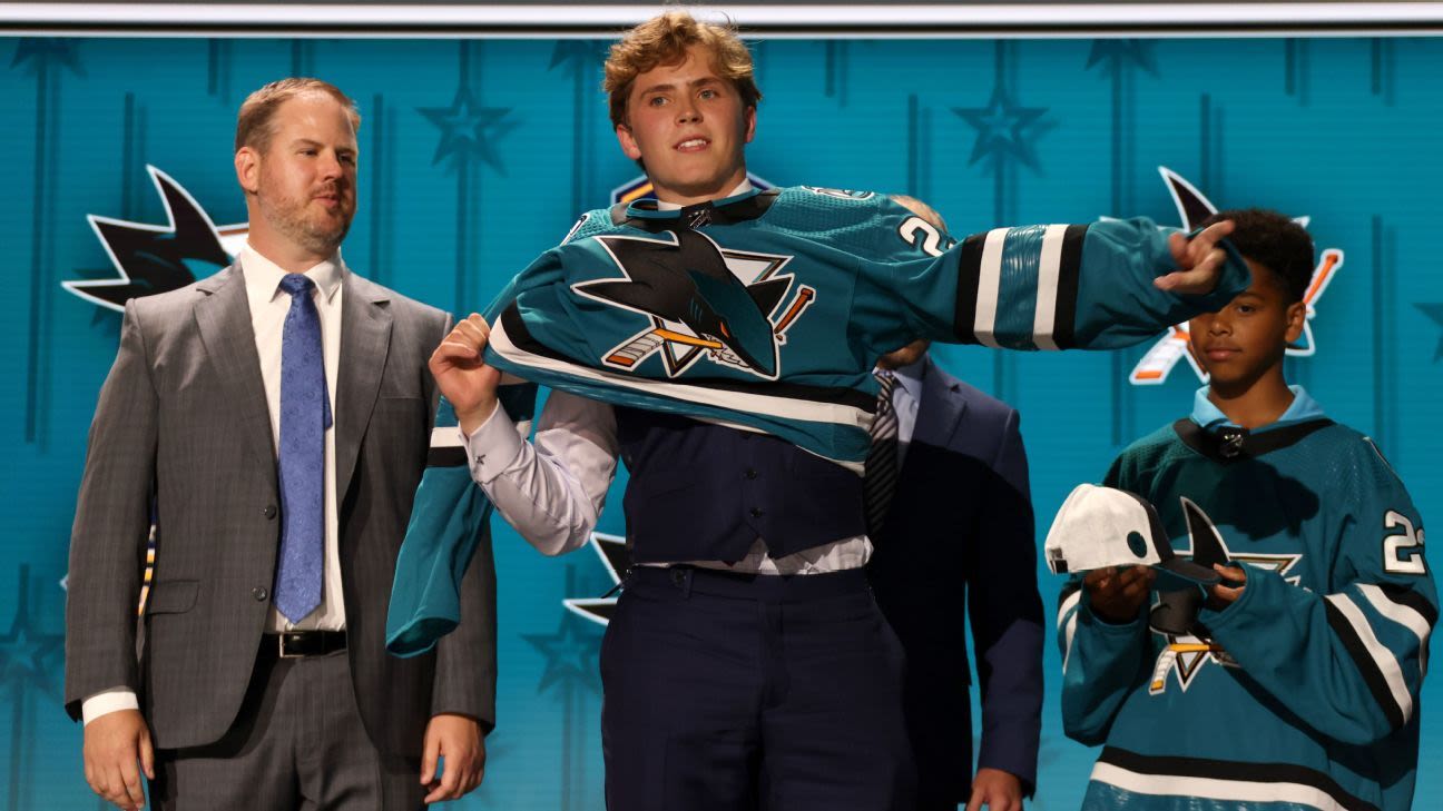 Smith, No. 4 overall pick in draft, joins Sharks