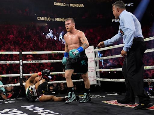 'Canelo' retiene título indiscutible, con triunfo por fallo unánime sobre Munguía