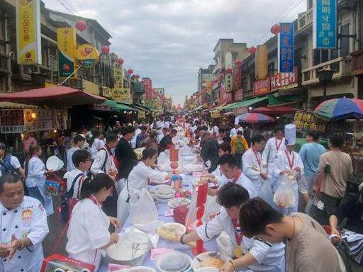 108名廚師備108道佳餚為朝天宮媽祖祝壽 (圖)