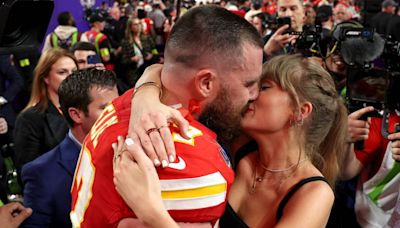 Taylor Swift Kisses Travis Kelce After Chiefs Win