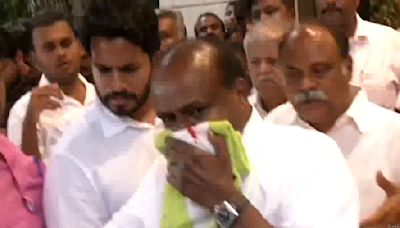 Karnataka: JDS Chief HD Kumaraswamy Rushed To Hospital After His Nose Starts Bleeding During Press Conference