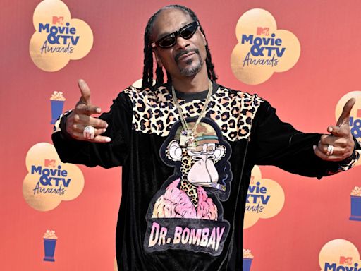 Snoop Dogg has over 500 bags