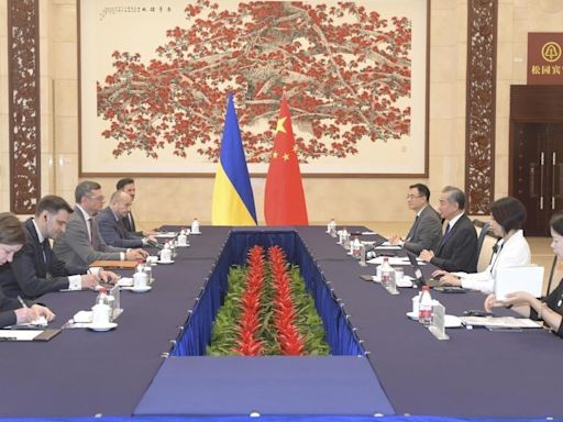 China aboga por una salida negociada del conflicto entre Ucrania y Rusia